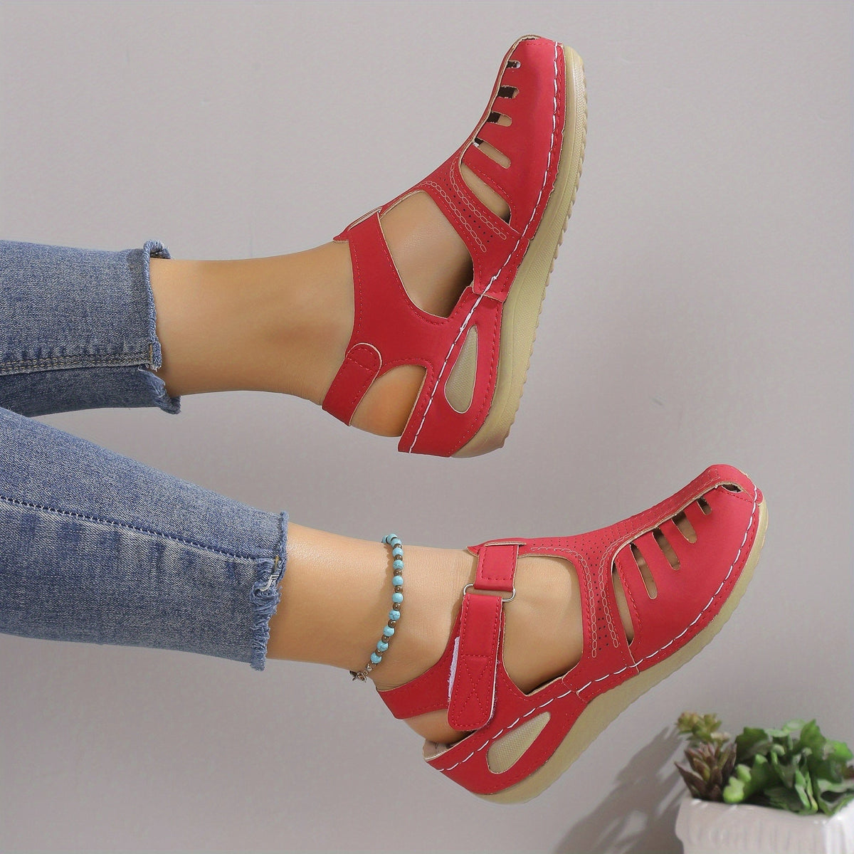 Sharon – Orthopaedic Closed-Toe Cut-Out Wedge Sandals