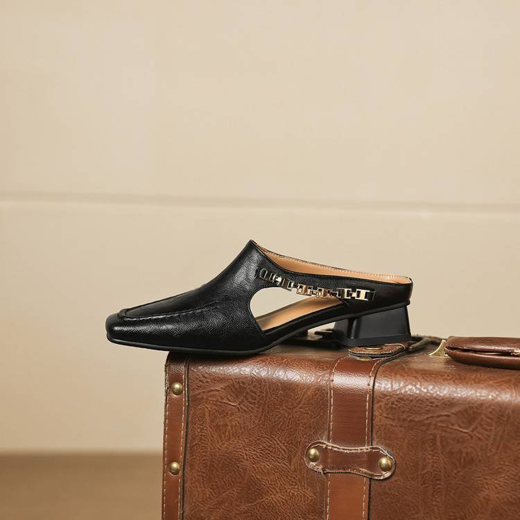 Vyla | Chain Detail Mules