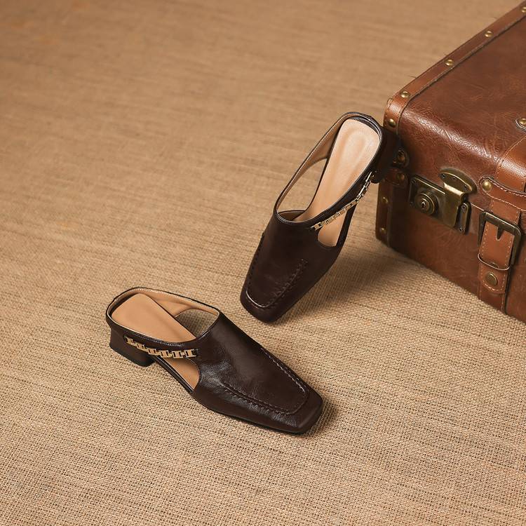 Vyla | Chain Detail Mules