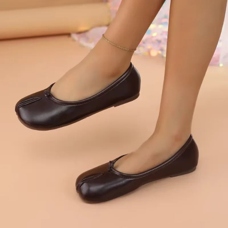 Olwen Split-Toe Ballet Flats