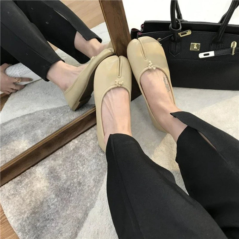 Olwen Split-Toe Ballet Flats – Apricot