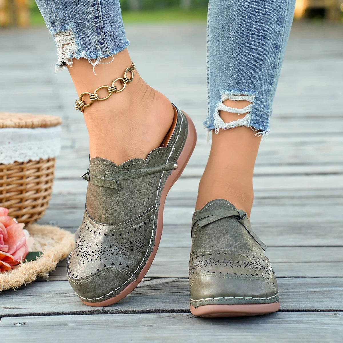Cordelia in Army Green