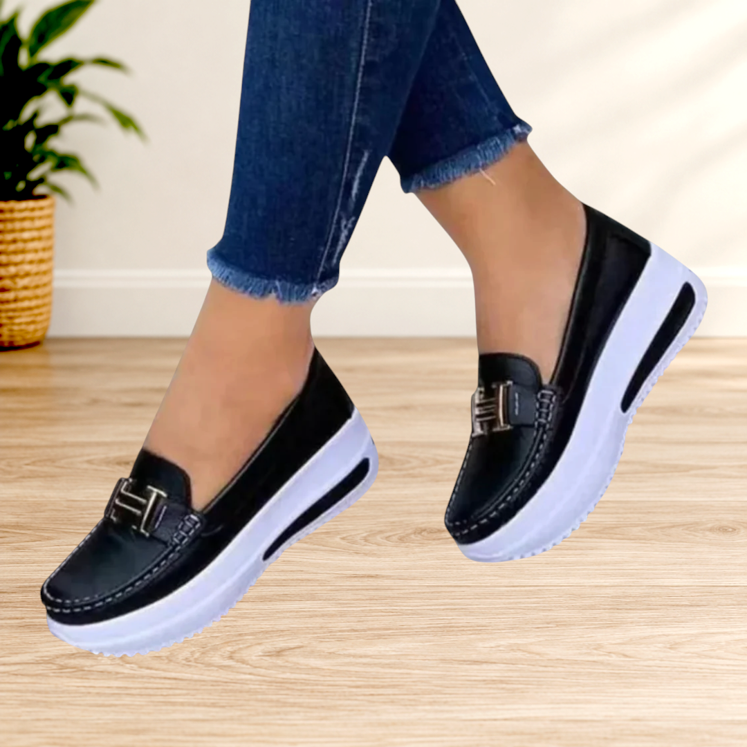 Wattle & Vale Melbourne Carly orthopedische damesschoenen in zwart leer met witte plateauzool en metalen gesp