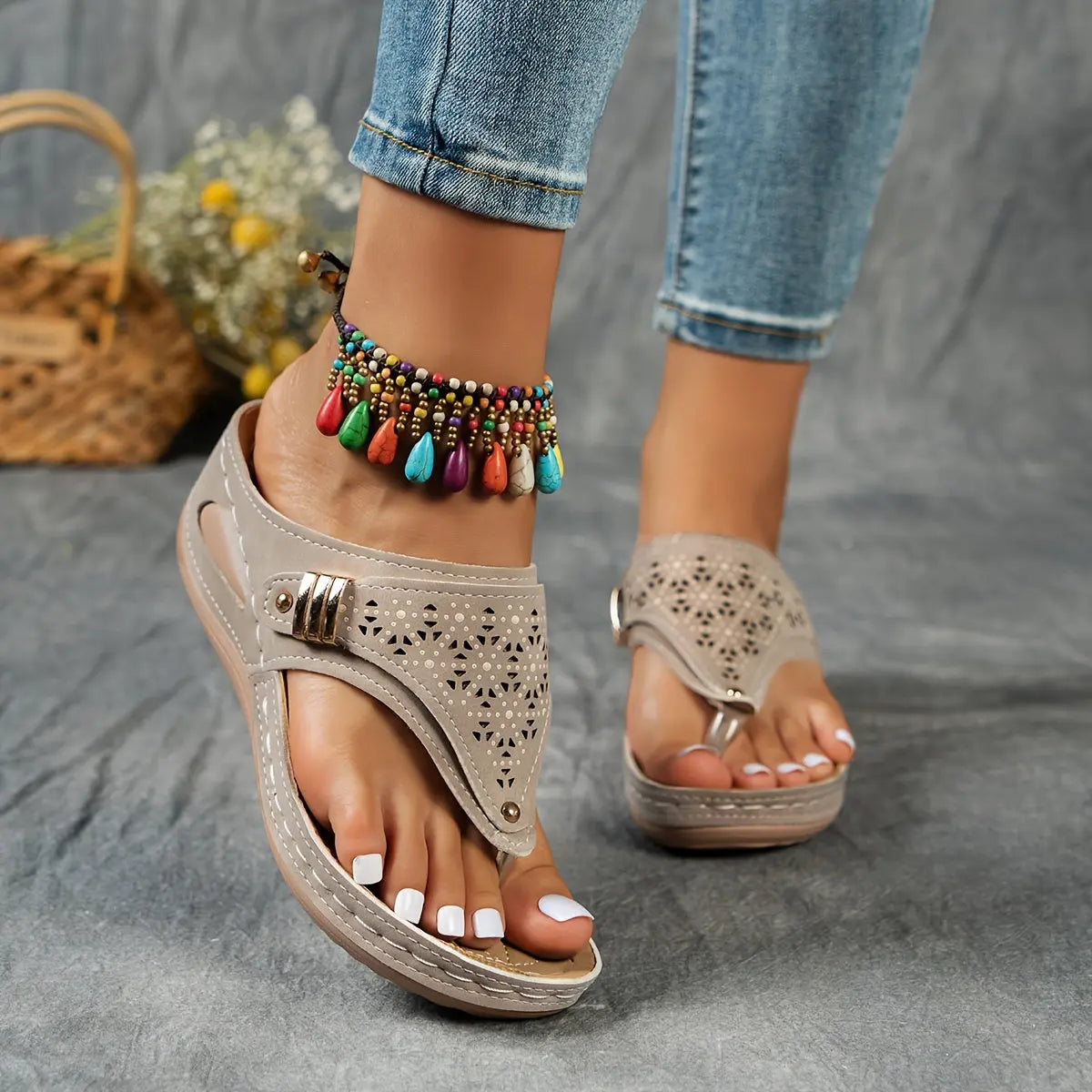 Sabina – Orthopaedic Toe-Post Wedge Slides