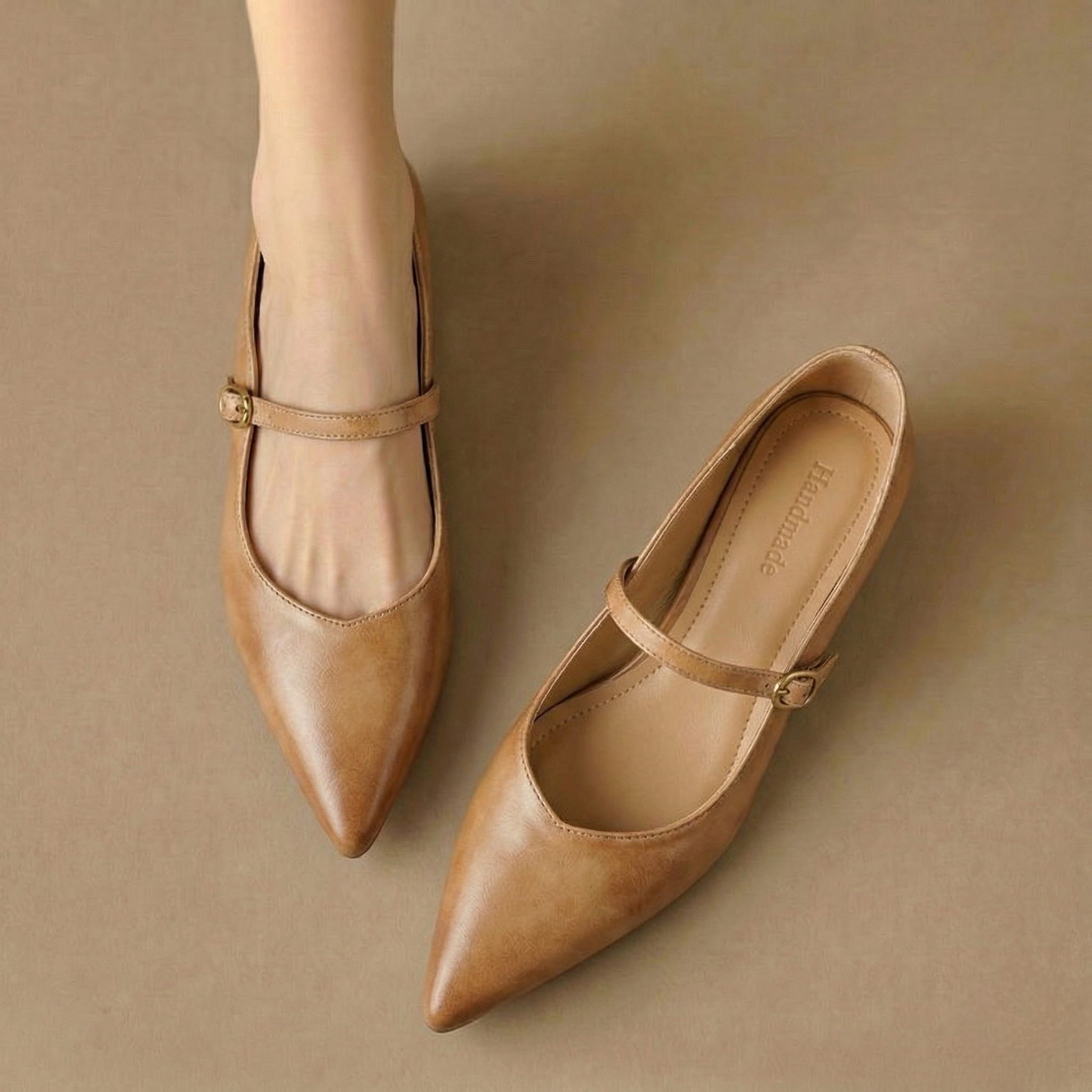 Neok – Sleek Pointed Mules
