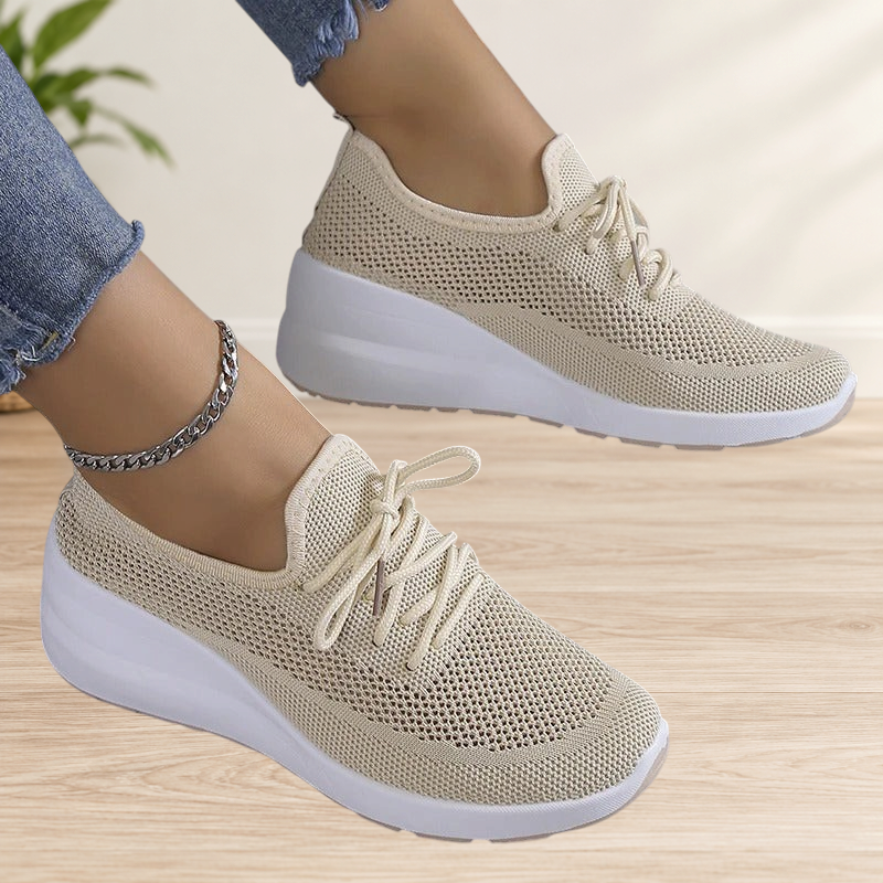 Wattle & Vale Melbourne Sylvia orthopedische damesschoenen in beige stretch-knit met witte zool en vetersluiting