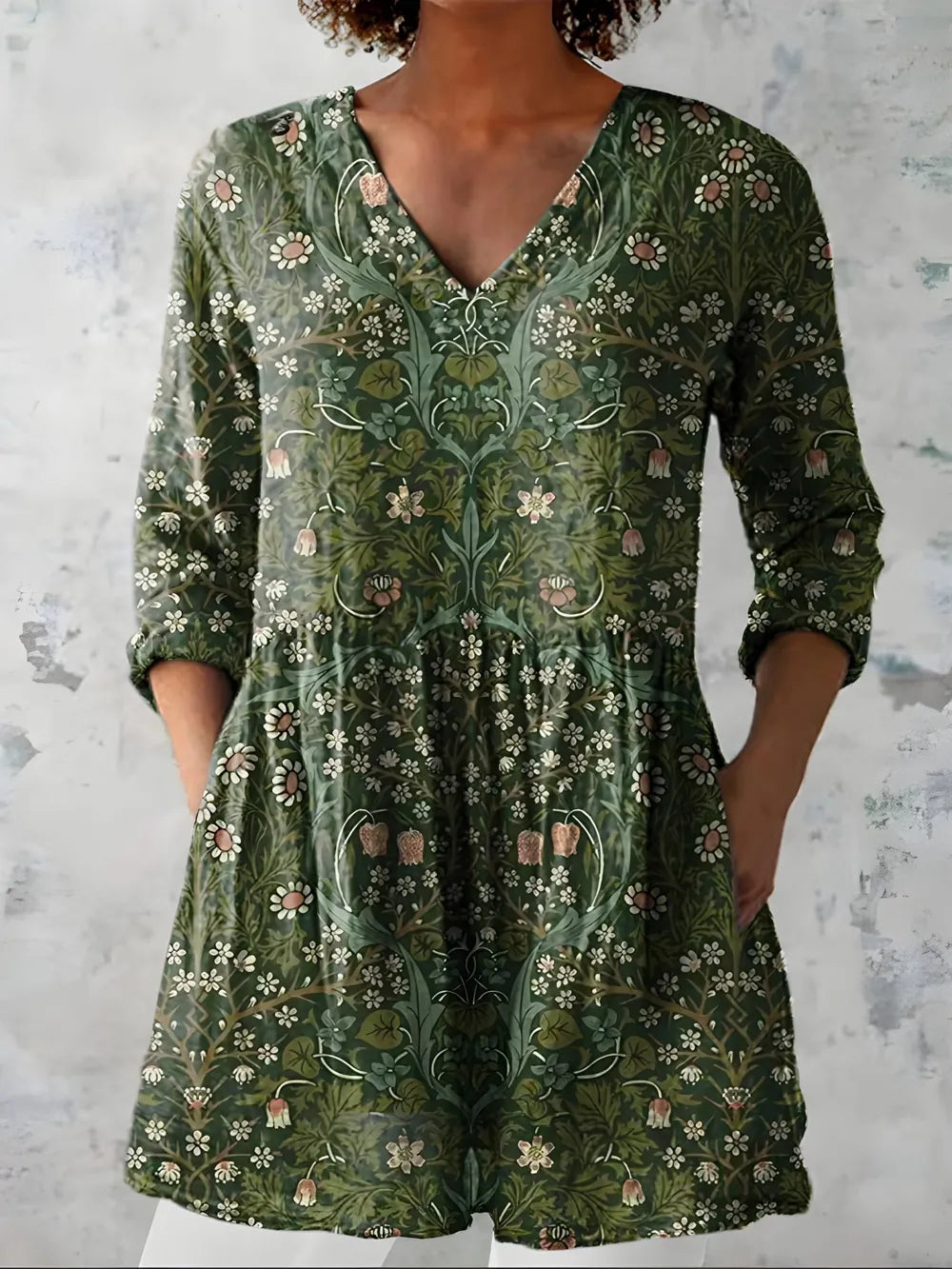 Cecelia | Long Blouse with V-Neck