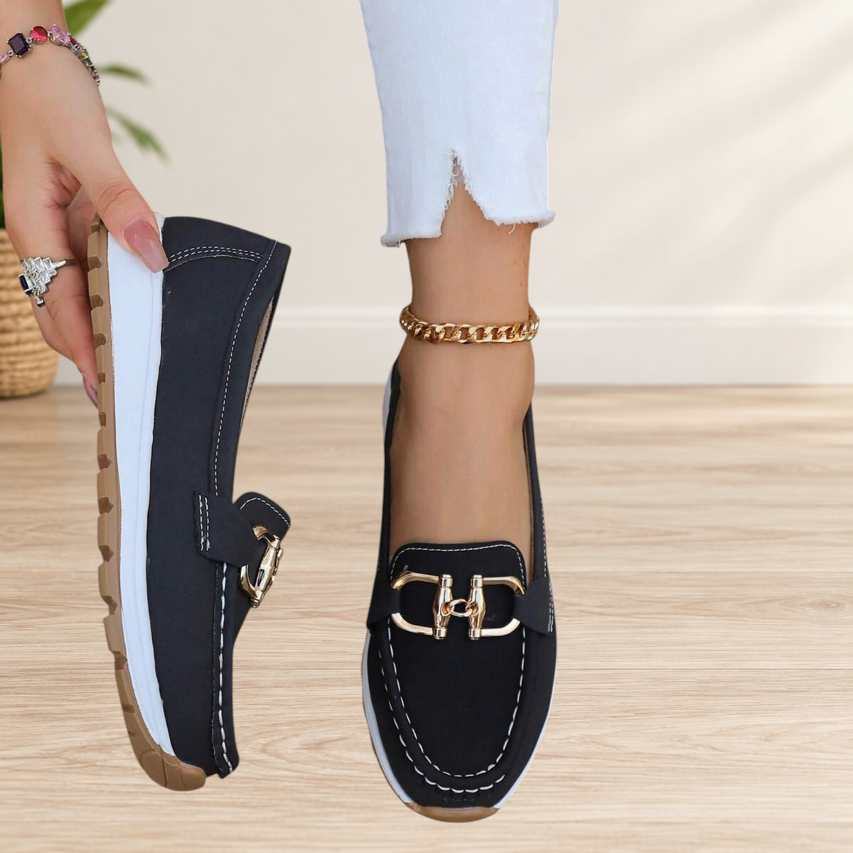 Wattle & Vale Melbourne Cameron orthopedische loafers in zwart met witte zool en goudkleurig detail