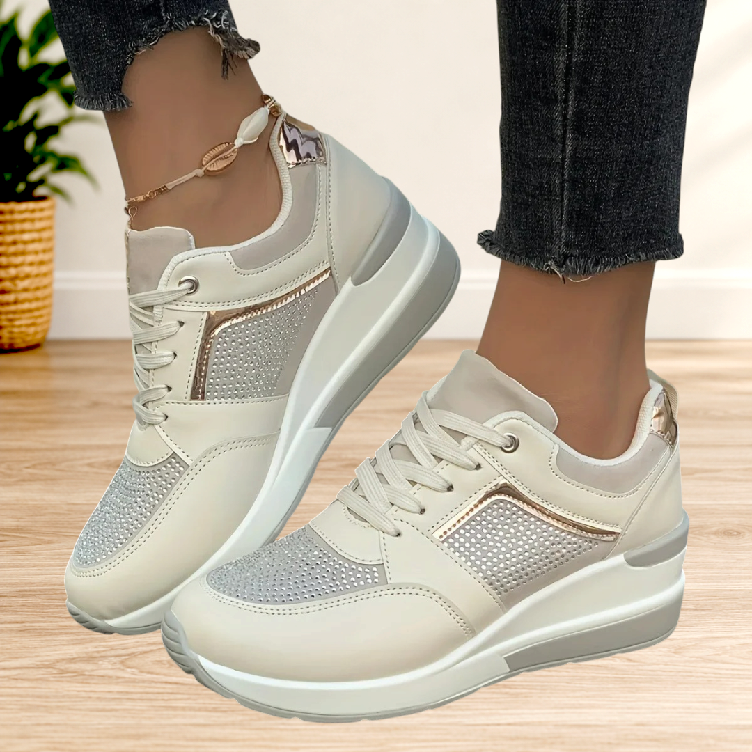 Wattle & Vale Melbourne Livia orthopedische damesschoenen in beige met glinsterende details en een comfortabele zool.