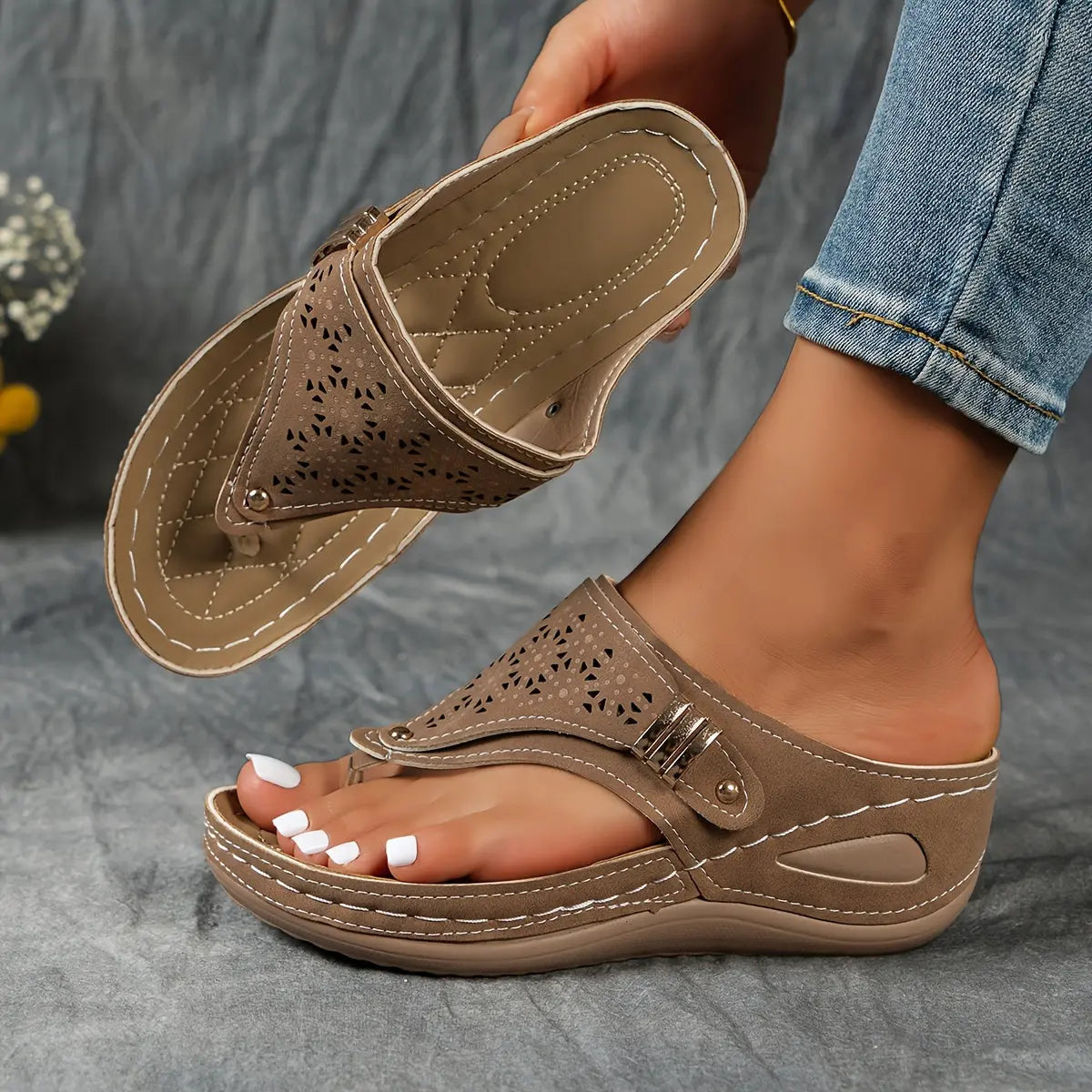 Sabina – Orthopaedic Toe-Post Wedge Slides