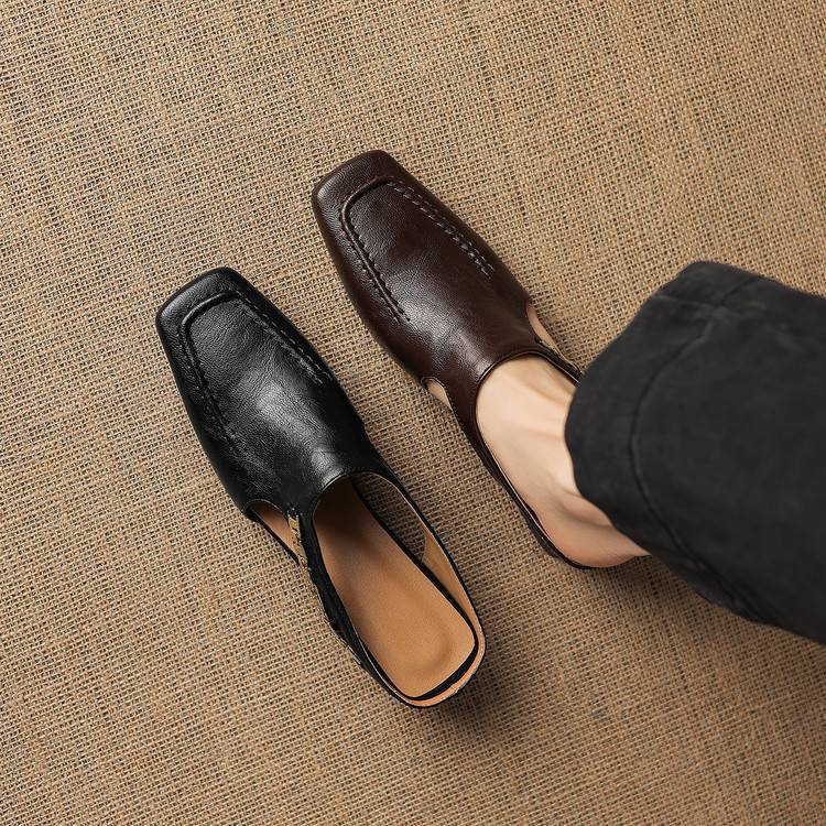 Vyla | Chain Detail Mules