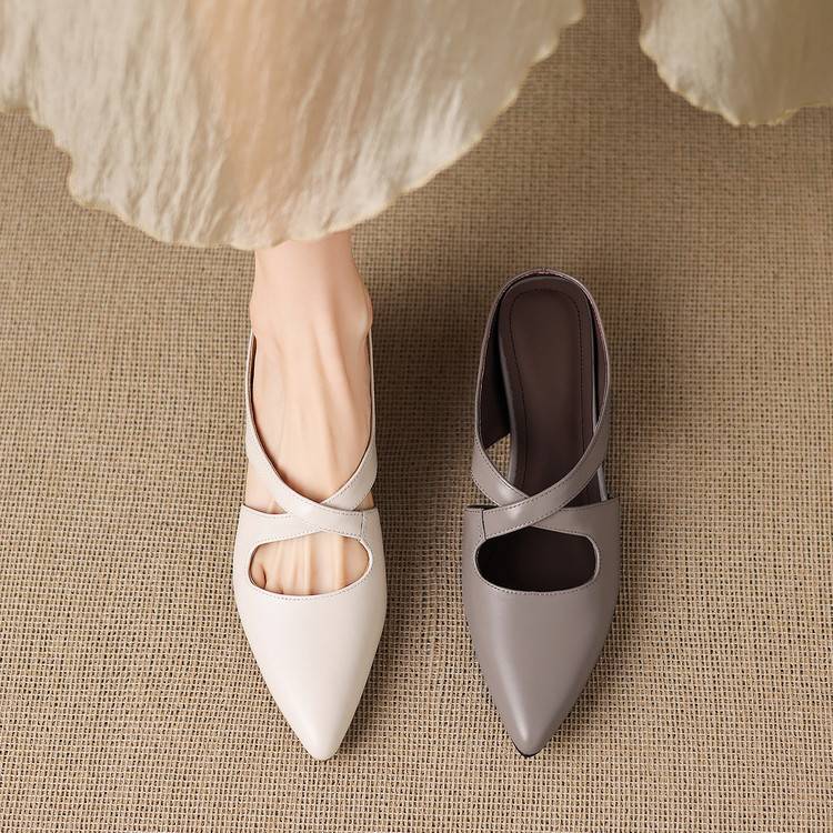 Selva – Refined Low-Heel Mules
