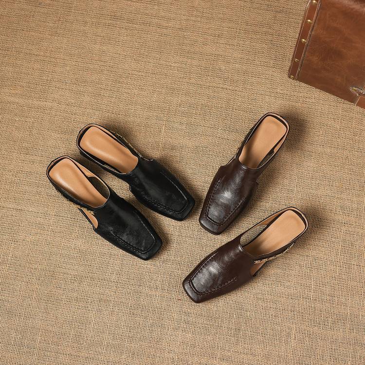 Vyla | Chain Detail Mules