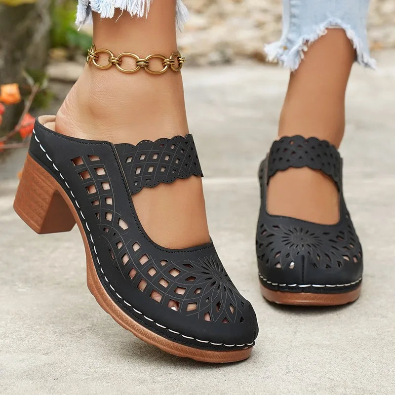 Lavinia in Black