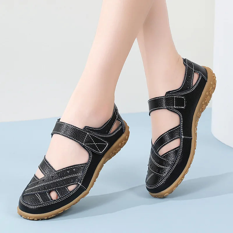 Savia in Black worn