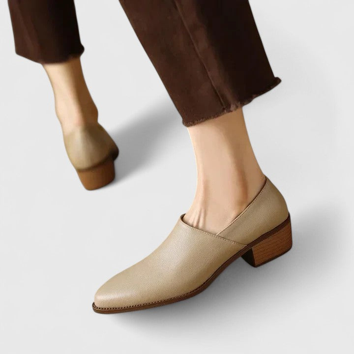 Roslyn women's pointed block-heel comfort pumps