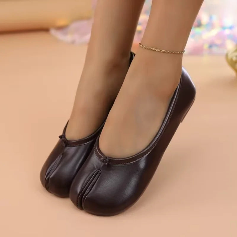 Olwen Split-Toe Ballet Flats