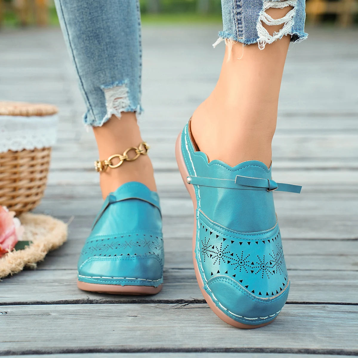 Cordelia in Lake Blue