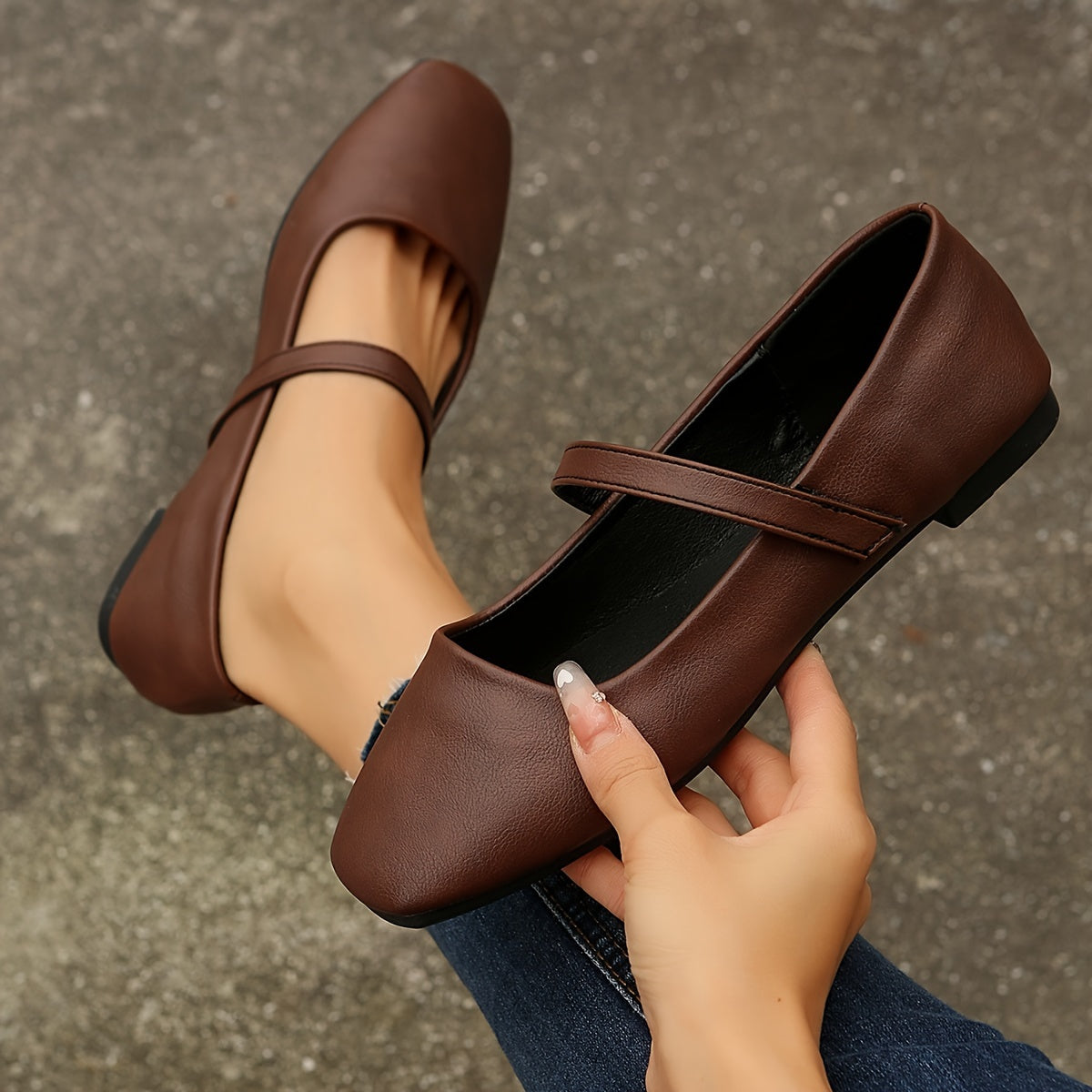 Valmai Square-Toe Mary Jane Flats – Brown