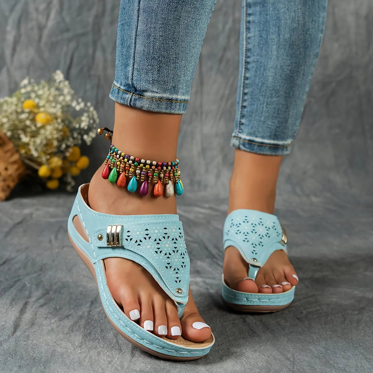 Sabina – Orthopaedic Toe-Post Wedge Slides