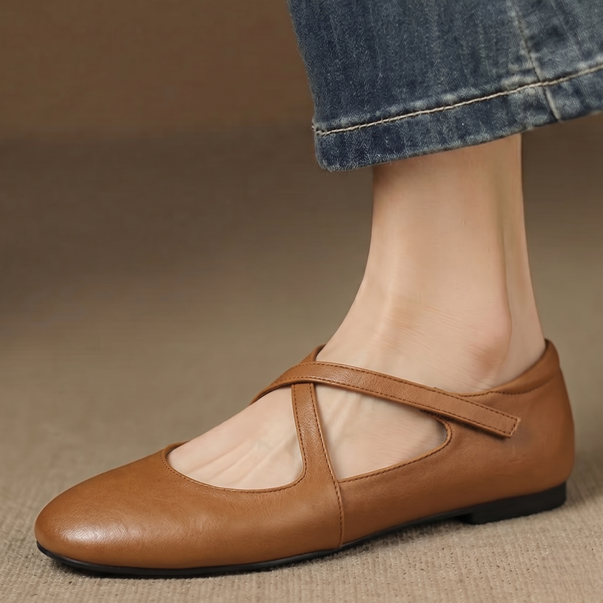 Zeor | Cross-Strap Comfort Flats