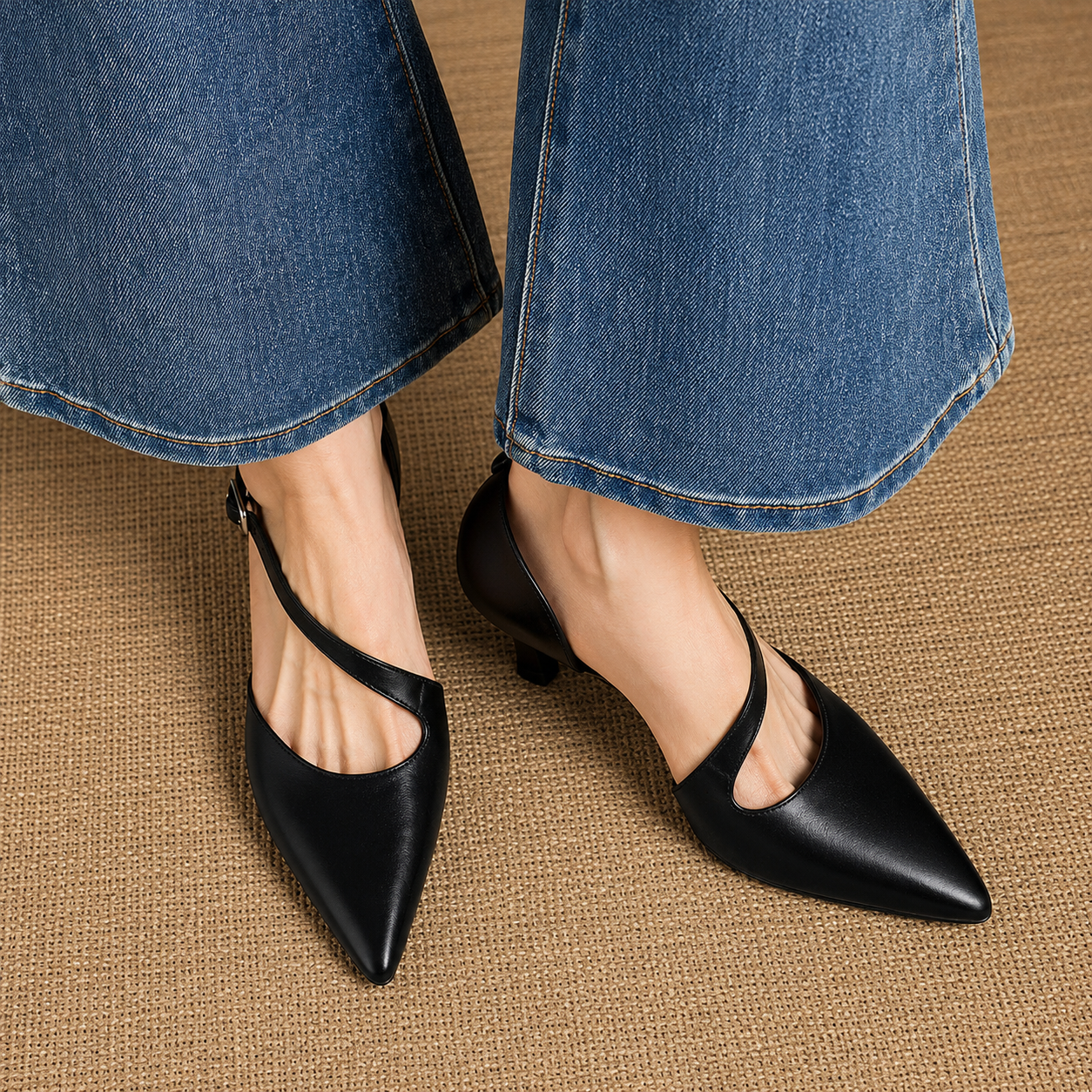 Avena | Crossover Strap Kitten Heels