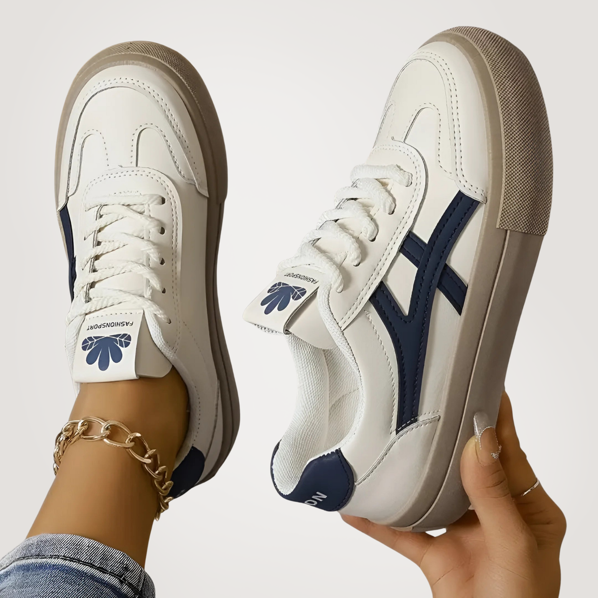 Lara™ | Orthopaedic trainers
